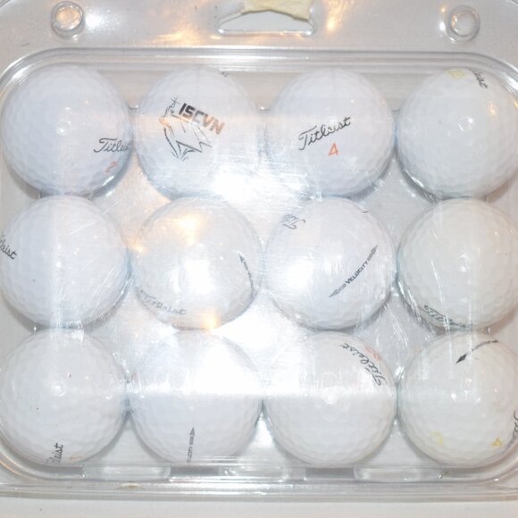 NIP 12 Assorted Titleist Velosity Golf Balls 1 Dozen - Picture 2 of 2